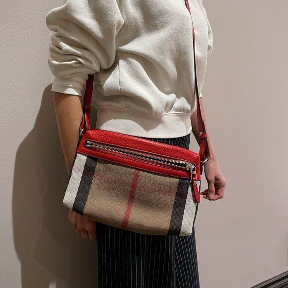 AUTHENTIC Burberry cross body bag - Picture 7 of 9